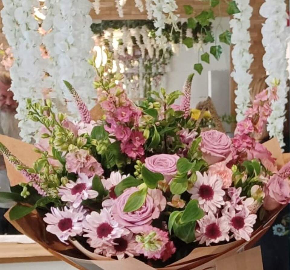 Click and collect flowers from Florabunda Whitburn